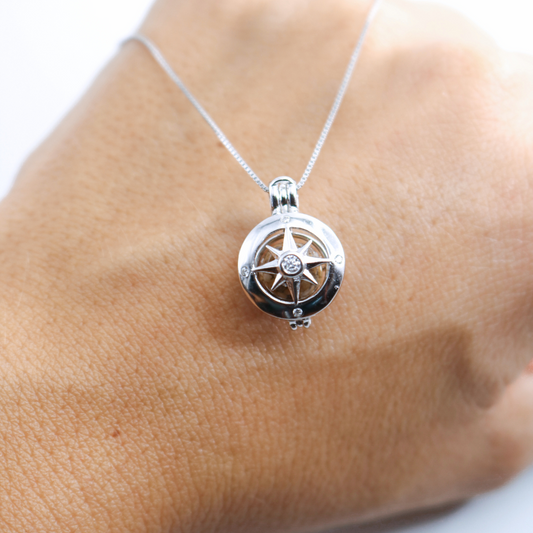Colgante Plata 925 con perla de cenizas o arena "Rueda Náutica"